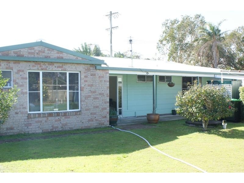 60 Ford St, Red Rock NSW 2456