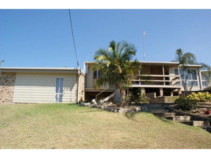 6 Barnes St, Woolgoolga NSW 2456