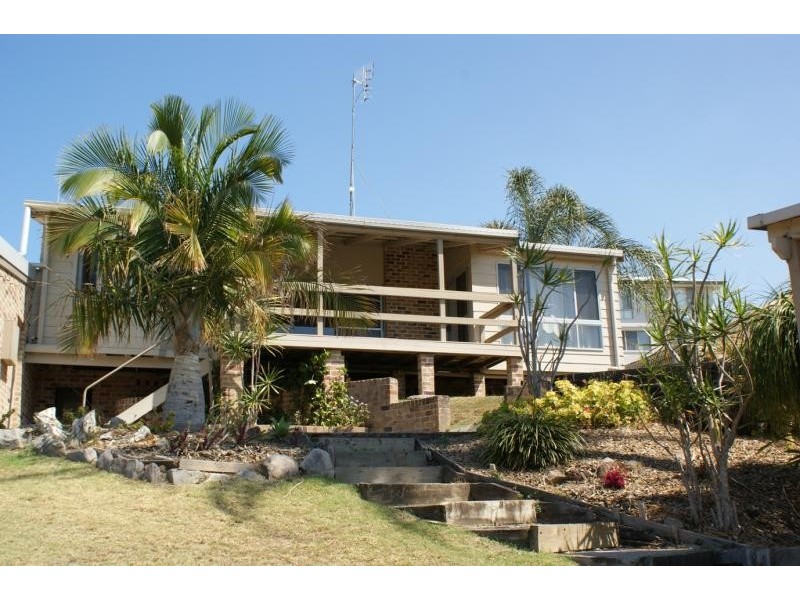 6 Barnes St, Woolgoolga NSW 2456