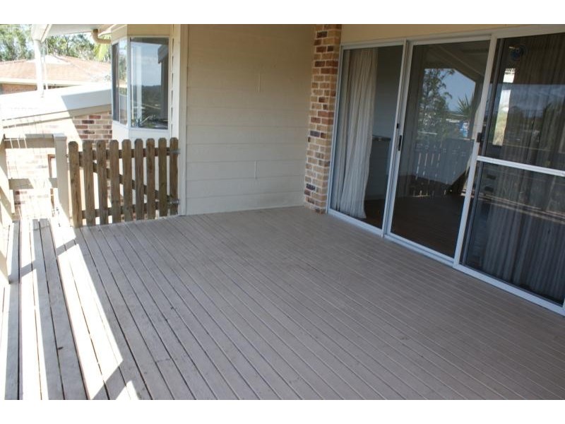 6 Barnes St, Woolgoolga NSW 2456