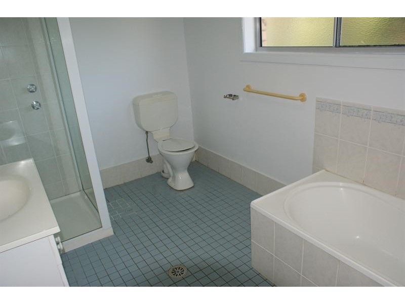 8 Rushton Ave, Moonee Beach NSW 2450