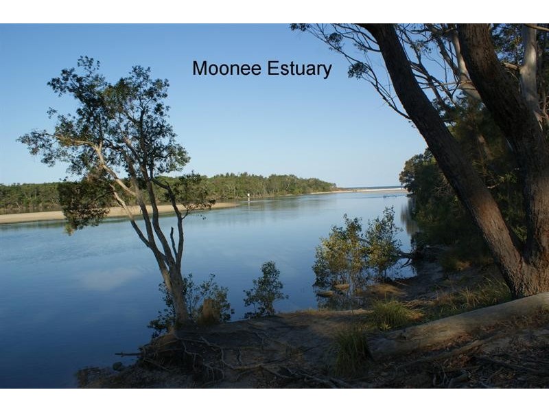 8 Rushton Ave, Moonee Beach NSW 2450