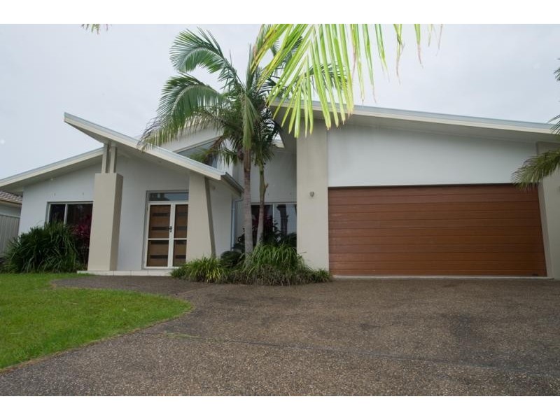 29 Mariner Dr, Safety Beach NSW 2456