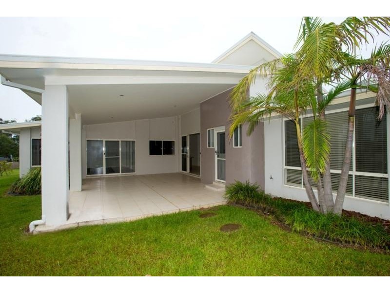 29 Mariner Dr, Safety Beach NSW 2456