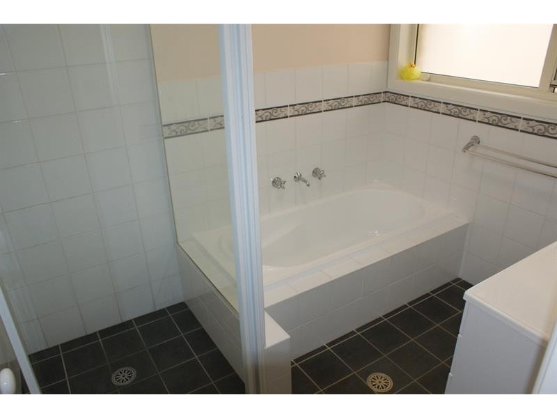 13 Lake View Ave, Safety Beach NSW 2456