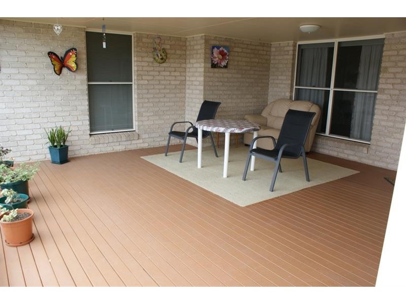 13 Lake View Ave, Safety Beach NSW 2456