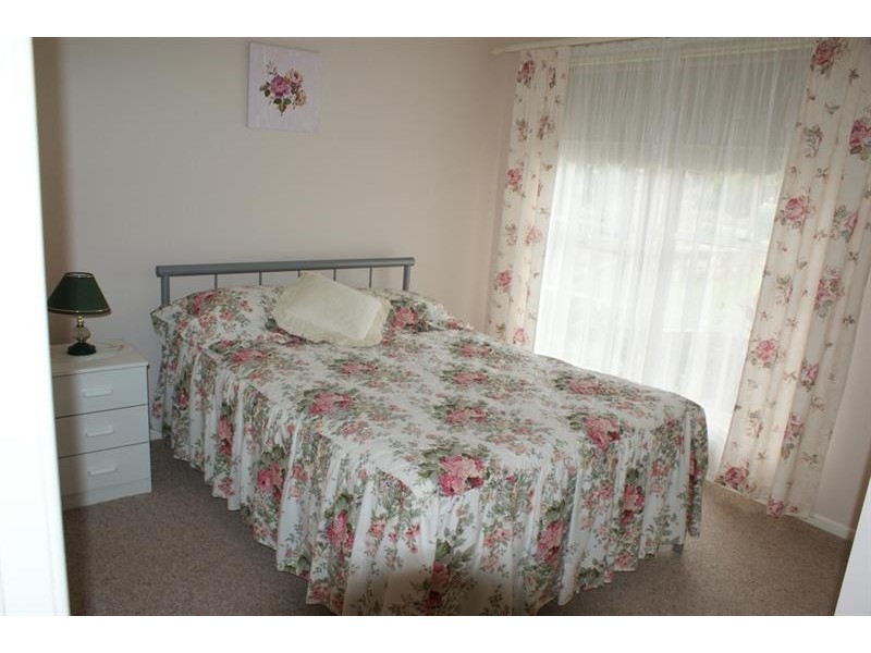 13 Lake View Ave, Safety Beach NSW 2456