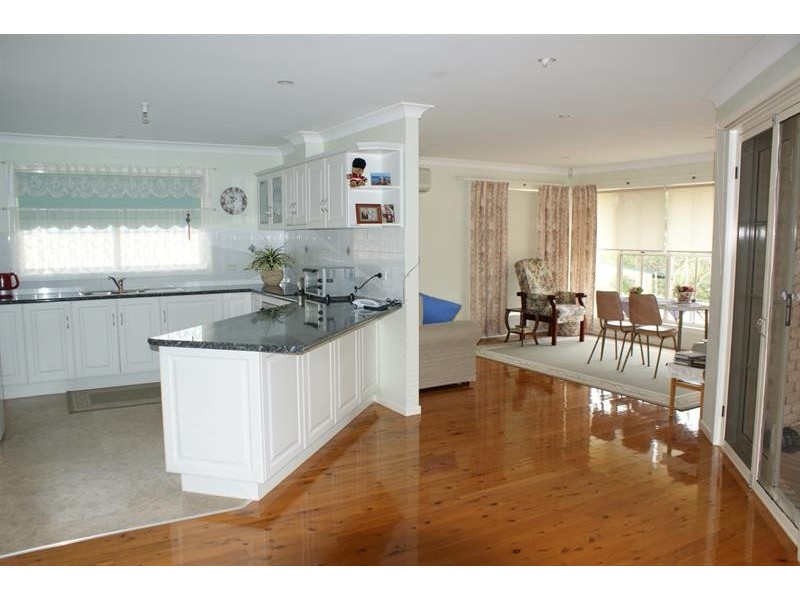 13 Lake View Ave, Safety Beach NSW 2456