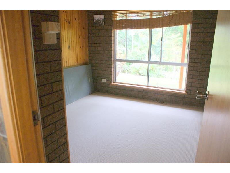 11 Pont Cl, Emerald Beach NSW 2456