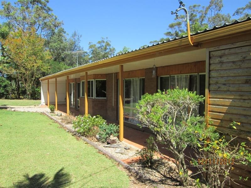 11 Pont Cl, Emerald Beach NSW 2456