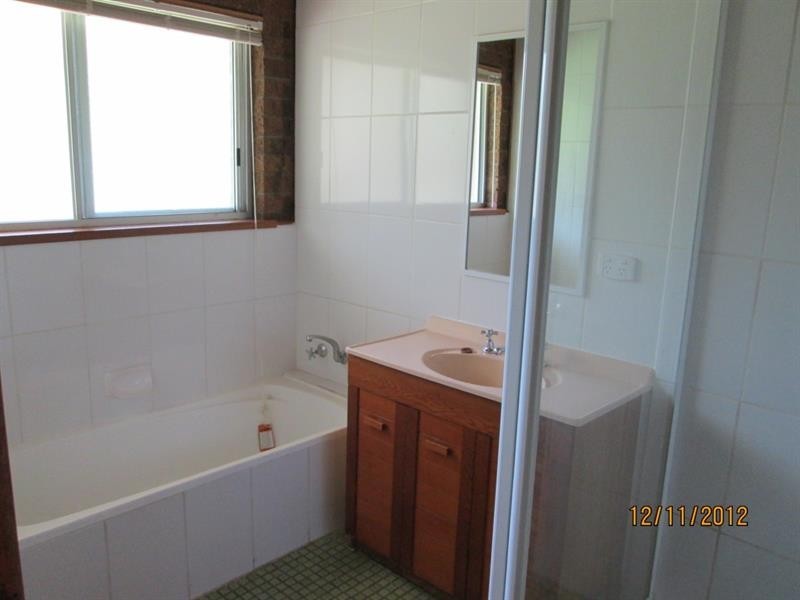 11 Pont Cl, Emerald Beach NSW 2456