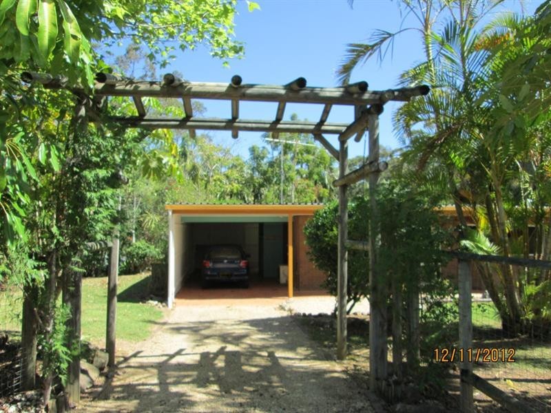 11 Pont Cl, Emerald Beach NSW 2456