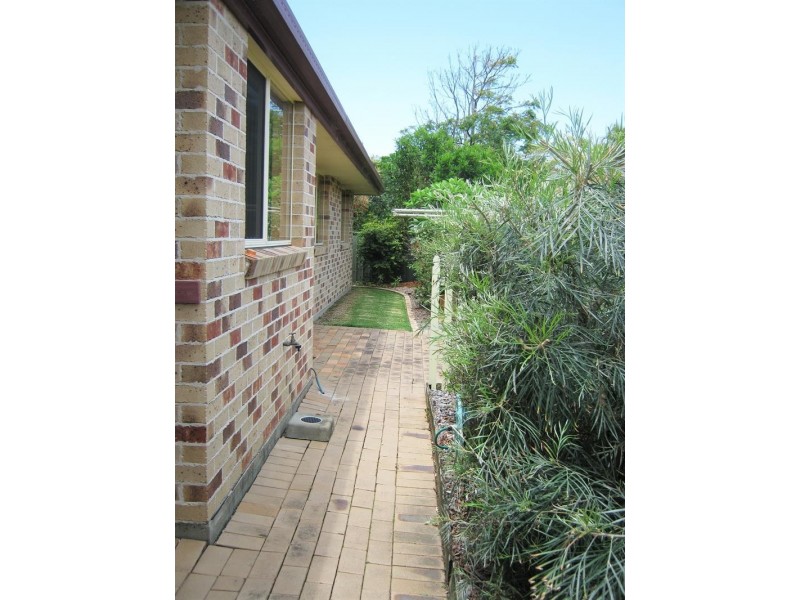 2/5 Clear Pl, Woolgoolga NSW 2456