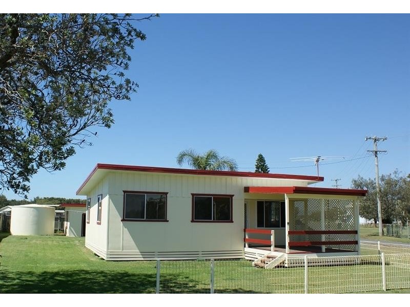 18 Schafer St, Red Rock NSW 2456