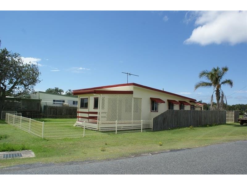 18 Schafer St, Red Rock NSW 2456