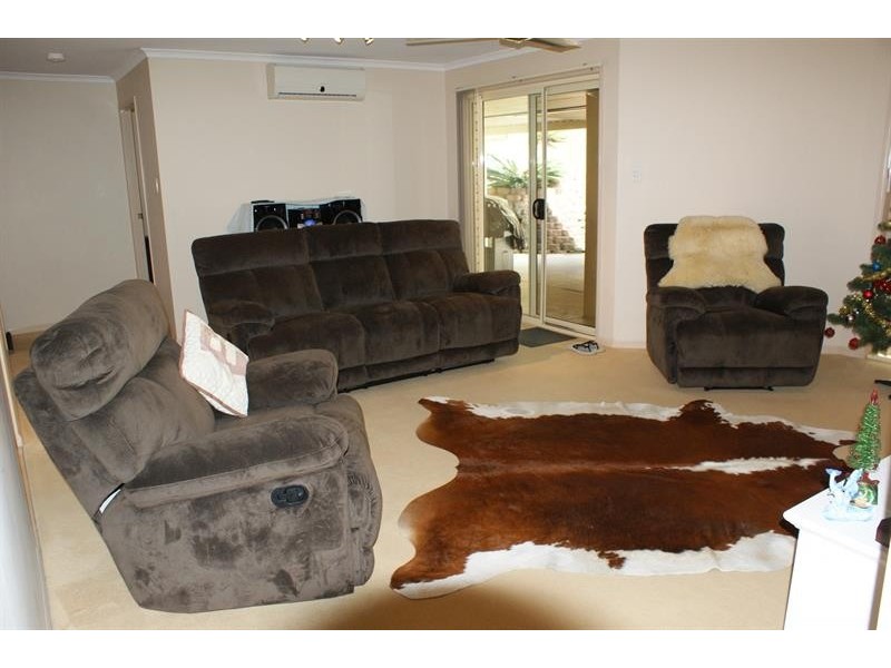 13 McPhee Cl, Woolgoolga NSW 2456