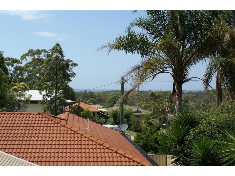 13 McPhee Cl, Woolgoolga NSW 2456