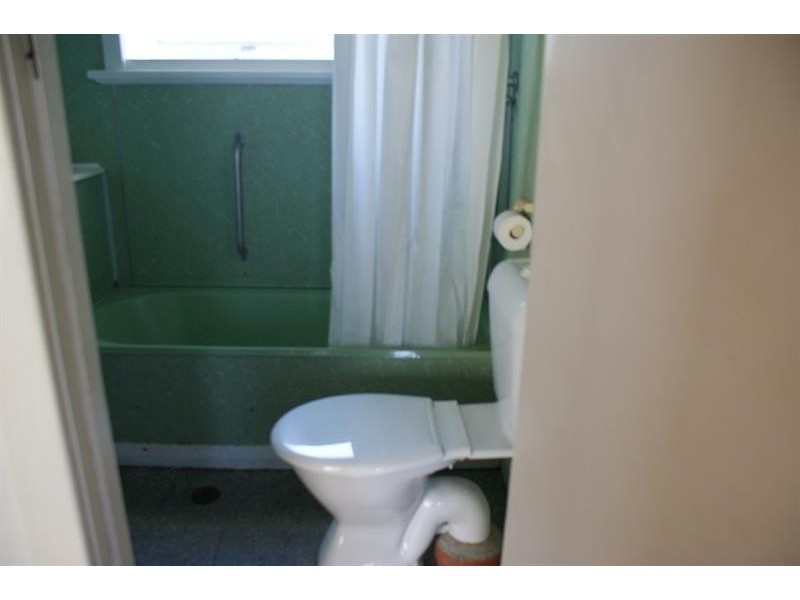 4 Waterloo St, Woolgoolga NSW 2456