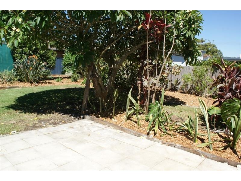 4 Waterloo St, Woolgoolga NSW 2456