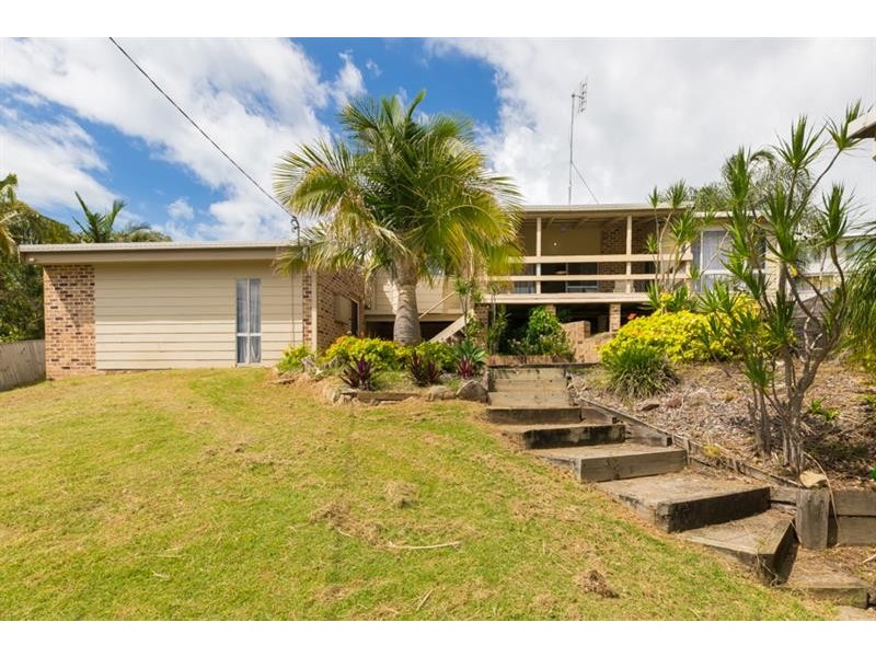 6 Barnes St, Woolgoolga NSW 2456