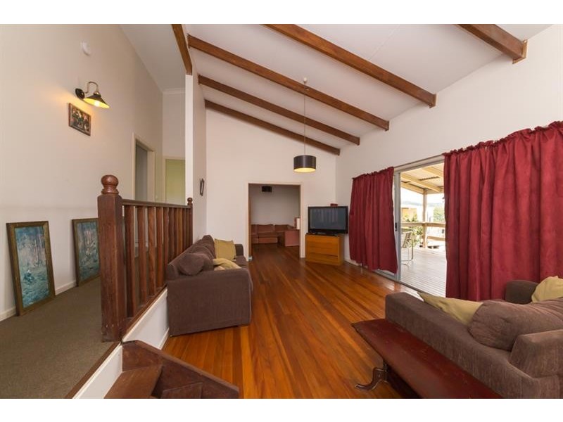 6 Barnes St, Woolgoolga NSW 2456