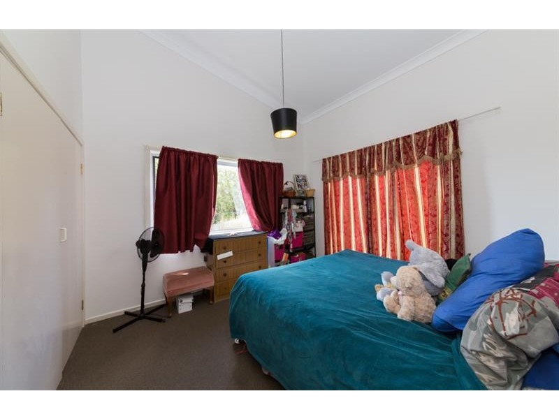 6 Barnes St, Woolgoolga NSW 2456