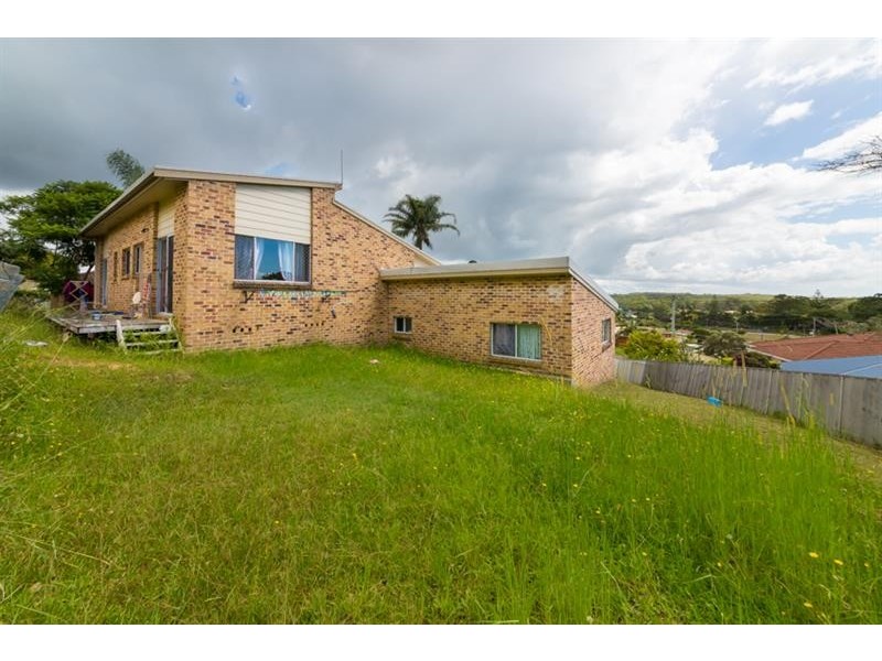 6 Barnes St, Woolgoolga NSW 2456