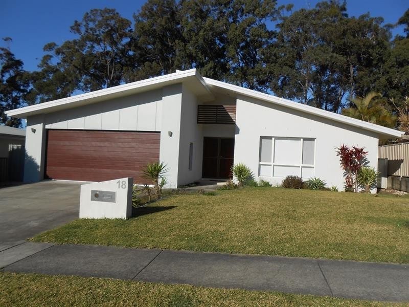18 Mariner Drive, Safety Beach NSW 2456