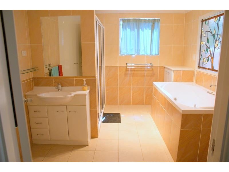 6 Haines Cl, Woolgoolga NSW 2456