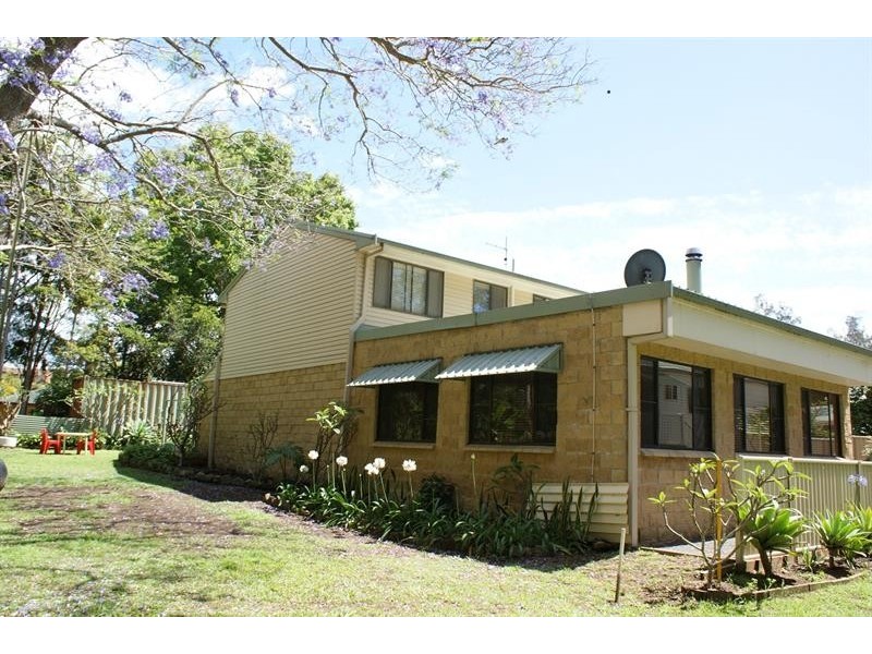 6 Haines Cl, Woolgoolga NSW 2456