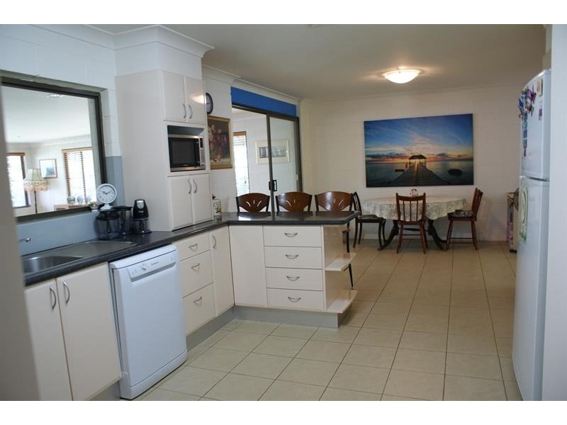 6 Haines Cl, Woolgoolga NSW 2456