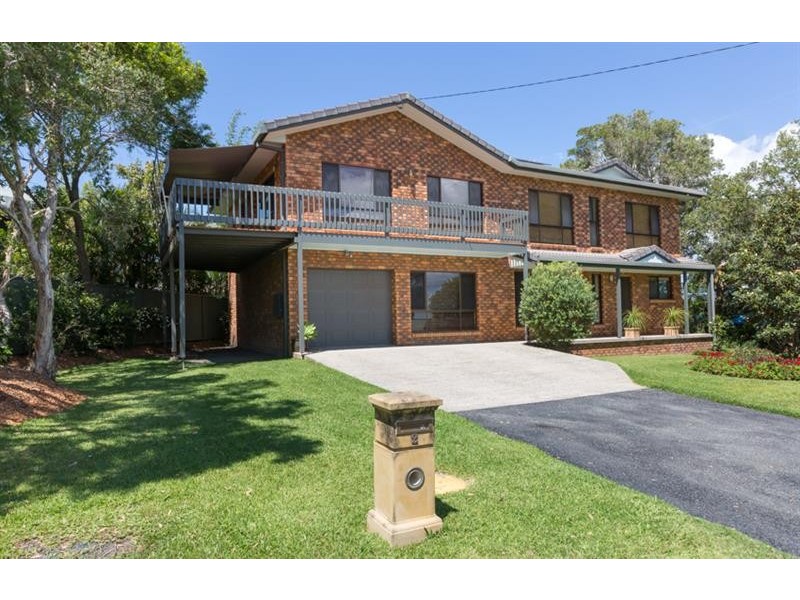 2 Fuller St, Arrawarra Headland NSW 2456