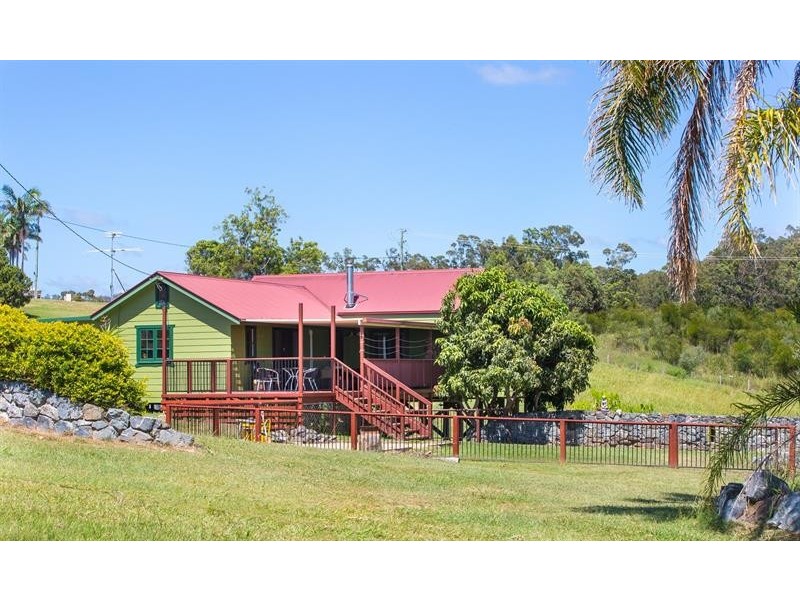 211 Newmans Rd, Woolgoolga NSW 2456