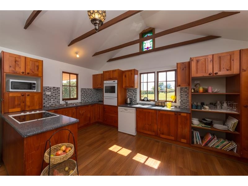 211 Newmans Rd, Woolgoolga NSW 2456