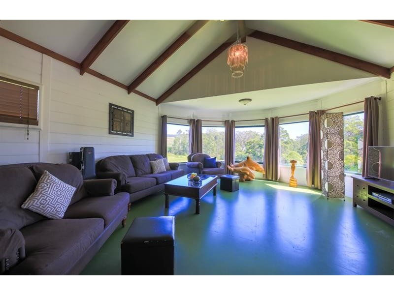 211 Newmans Rd, Woolgoolga NSW 2456