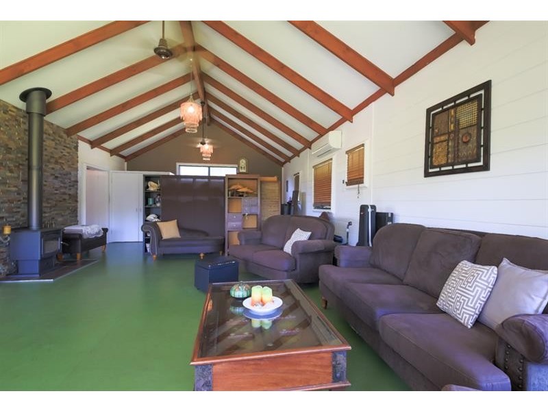 211 Newmans Rd, Woolgoolga NSW 2456