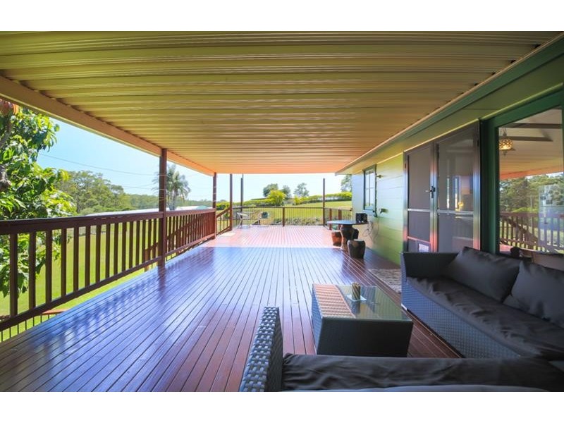 211 Newmans Rd, Woolgoolga NSW 2456