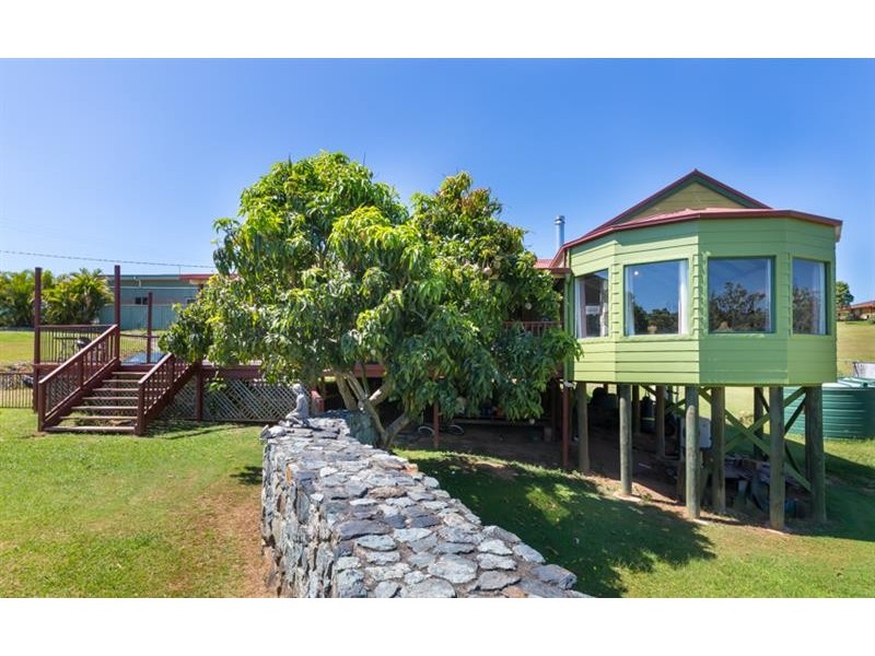 211 Newmans Rd, Woolgoolga NSW 2456