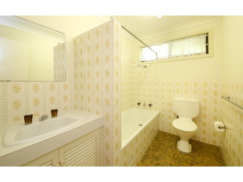 16 Lake View Ave, Safety Beach NSW 2456