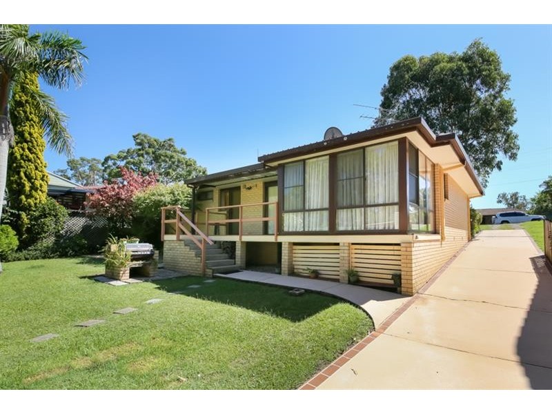 16 Lake View Ave, Safety Beach NSW 2456