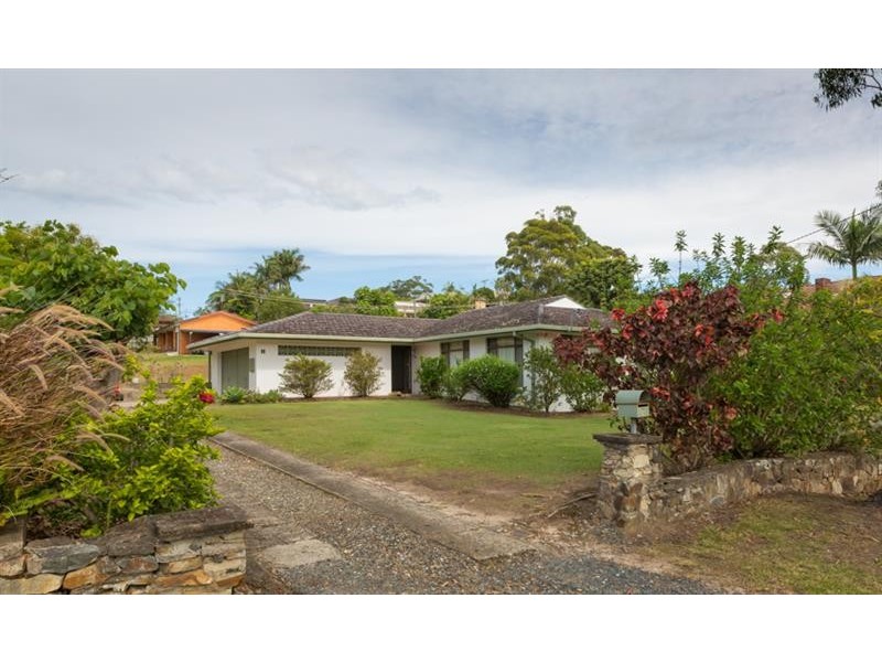 8-10 Lake View  Ave, Safety Beach NSW 2456