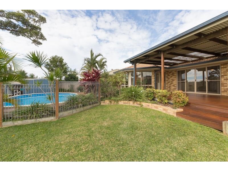 64 Newmans Rd, Woolgoolga NSW 2456