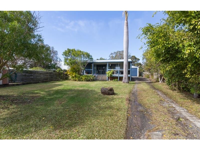 52 Arrawarra Rd, Arrawarra Headland NSW 2456