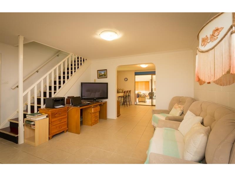 6 Haines Cl, Woolgoolga NSW 2456