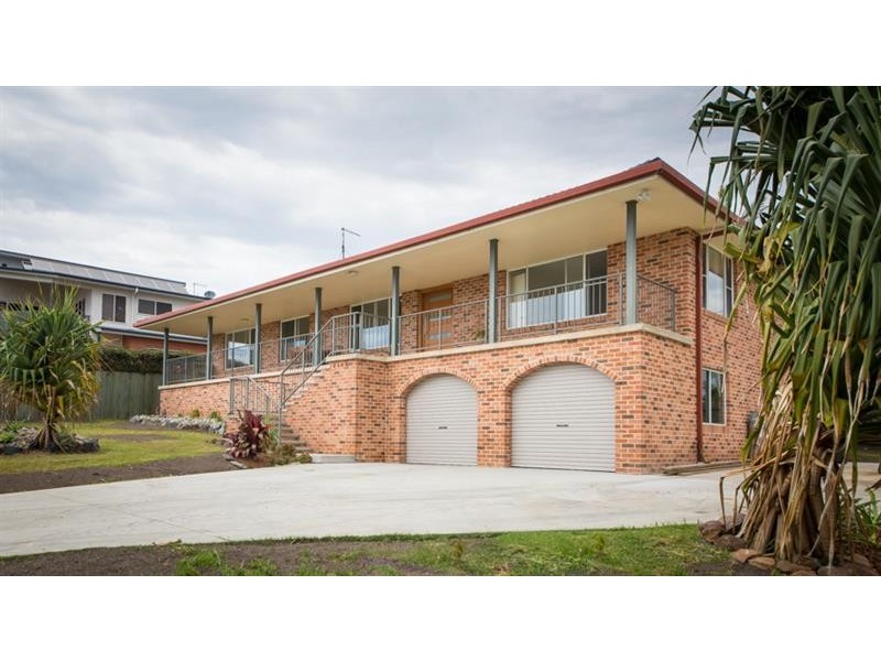 23 Ocean View Rd, Arrawarra Headland NSW 2456