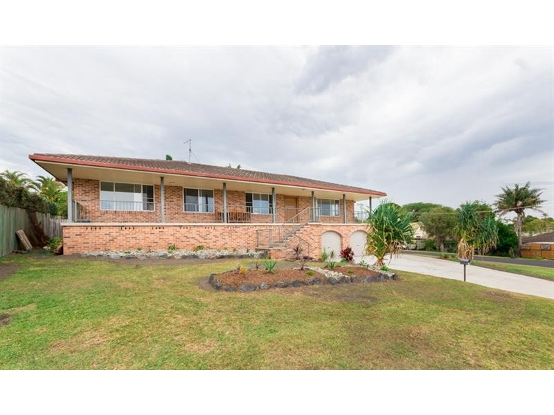 23 Ocean View Rd, Arrawarra Headland NSW 2456