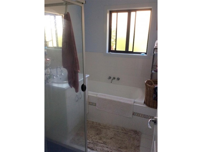 8 Beachcomber  Cl, Safety Beach NSW 2456