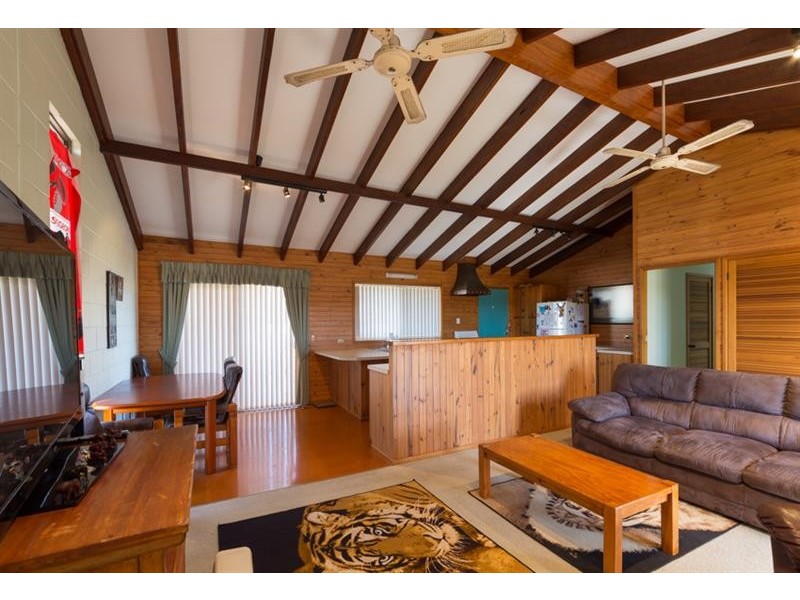 54 Arrawarra Rd, Arrawarra Headland NSW 2456