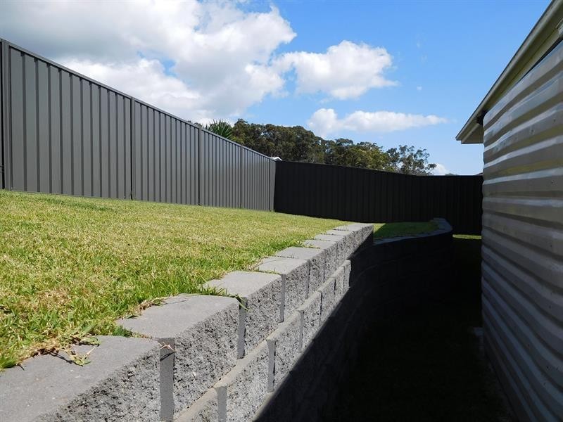8 Oceanic Drive, Sandy Beach NSW 2456