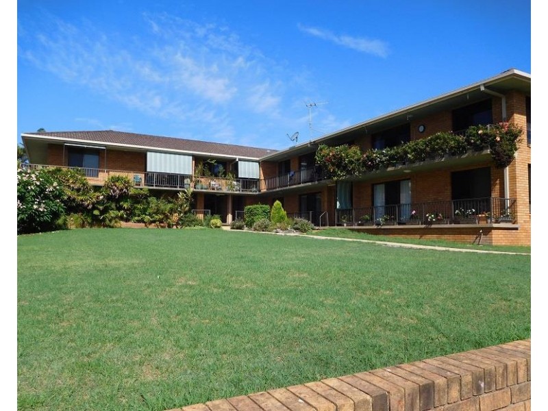 2/9 Carrington Street, Woolgoolga NSW 2456